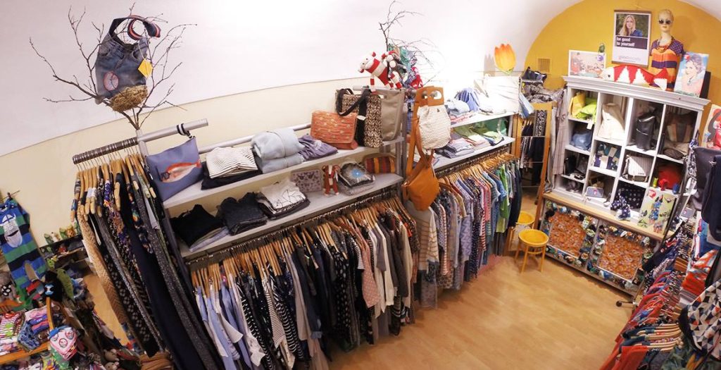 Crai Salzburg - Kleidung & Accessoires